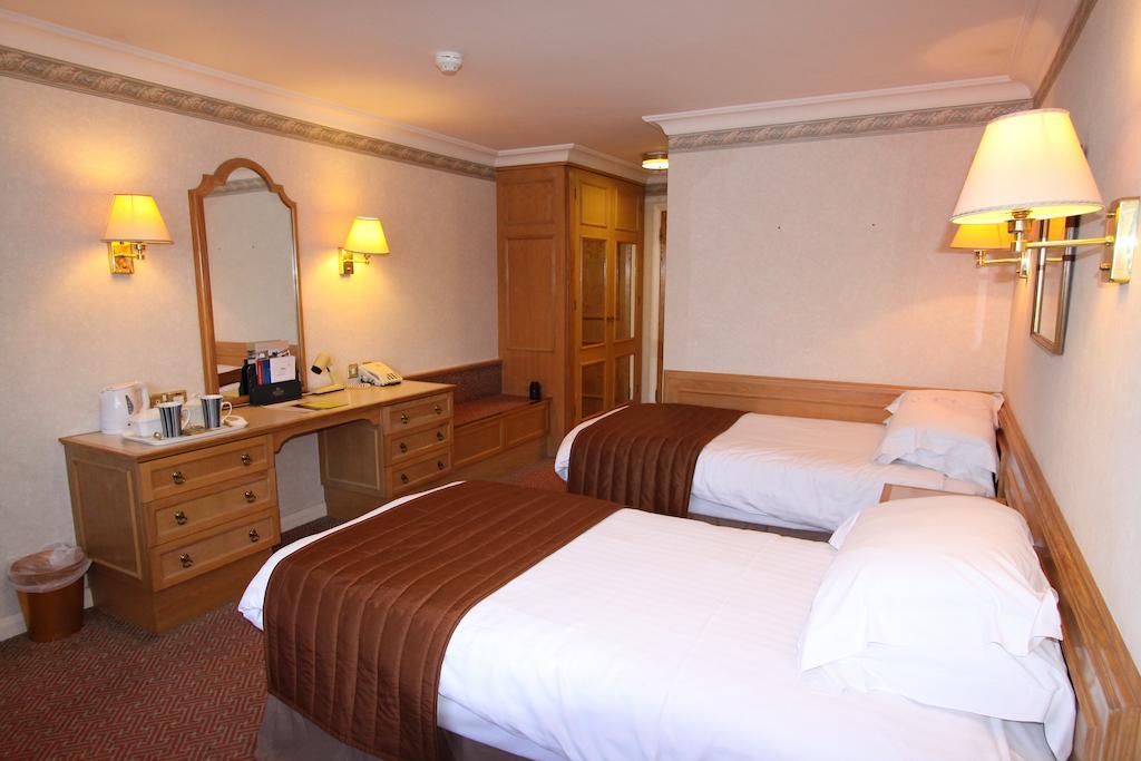 Swallow Churchgate Hotel Harlow Room photo